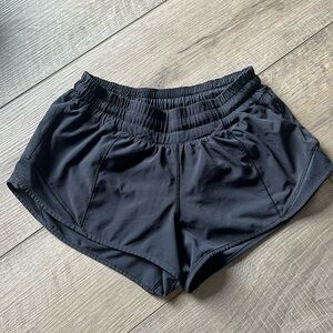 LULULEMON Hotty Hot Shorts | black